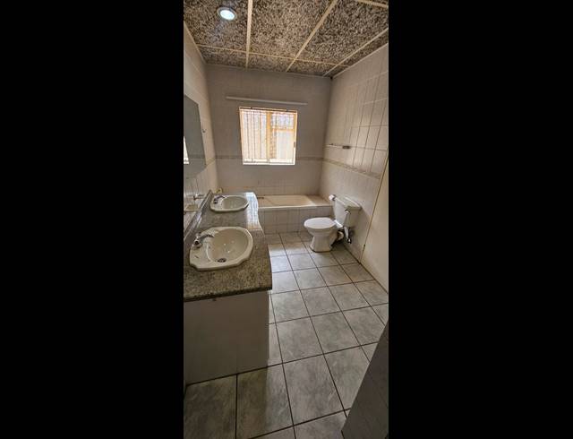 3 BEDROOM FREESTANDING FOR SALE IN PROTEA PARK